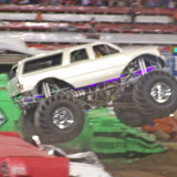 05ndS9