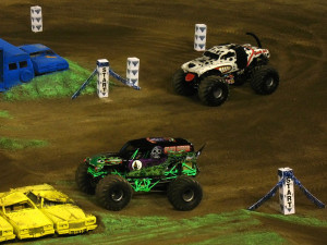 monster mutt vs grave digger by flyingtoaster108