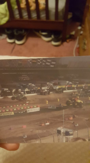 0fP4V9.jpg