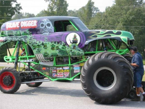 gravedigger.jpg~original
