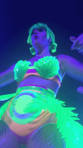 4mFfb7.gif