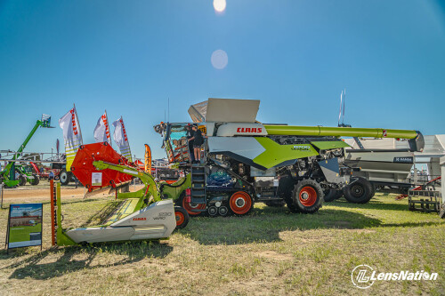 Class Harvestor Dowerin Field Day 2