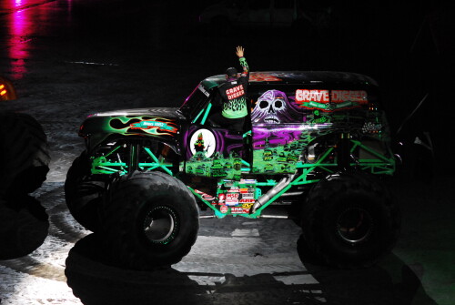 grave digger 2040801203 o
