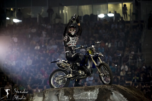 monster x tour 8122142580 l