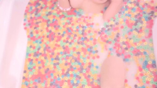 F0zGaa.webm