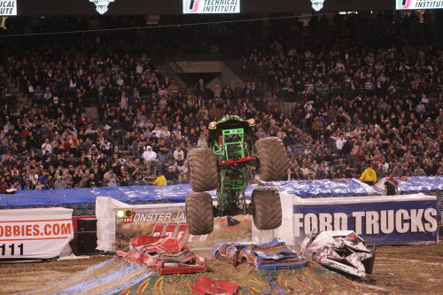 MONSTER JAM 11009 B 302