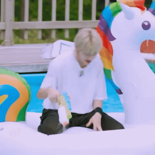 J5KqB5.gif
