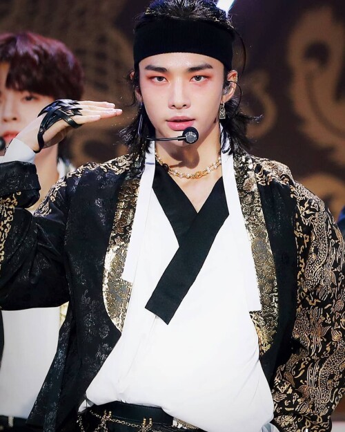 straykidshyunjins 241086942 1044699242734454 1072344235127350952 n
