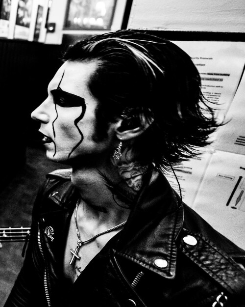 andyblack 2497505303739559944779602352652877906946095n