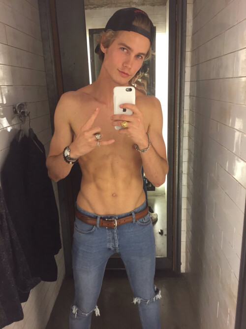 tumblr osk3cvPEDK1vew7c6o1 1280