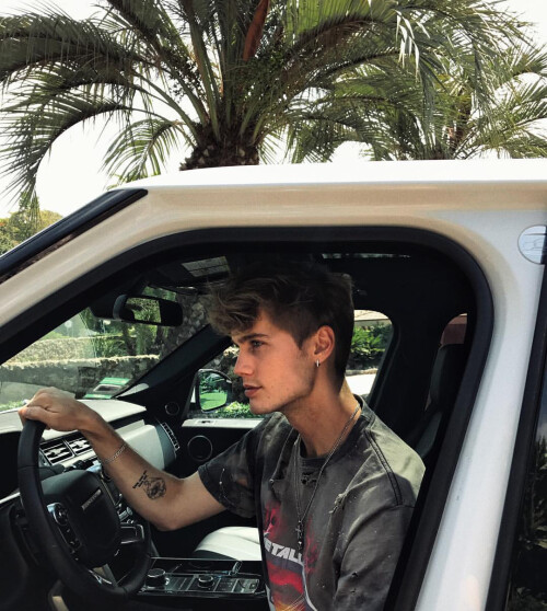 tumblr ouv0wnJMEz1w1mheuo1 1280