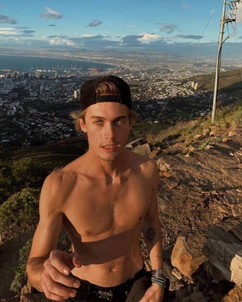 tumblr pql559Qumg1vl7yyro4 540