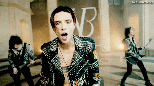 JUF0y5.gif
