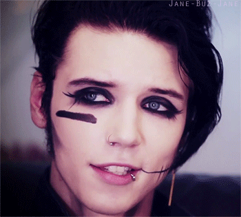 JUUKP7.gif