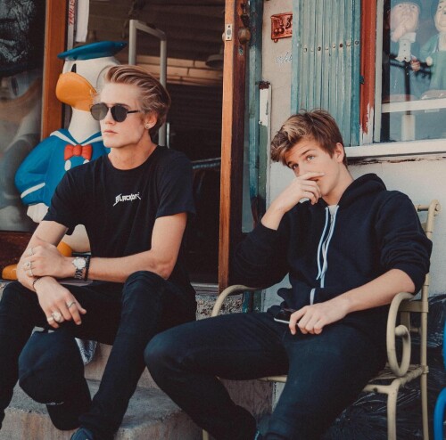 alexlange 141348651368975833132027100974784n