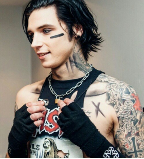 andy biersack black hair black veil brides blue eyes Favim.com 2634132