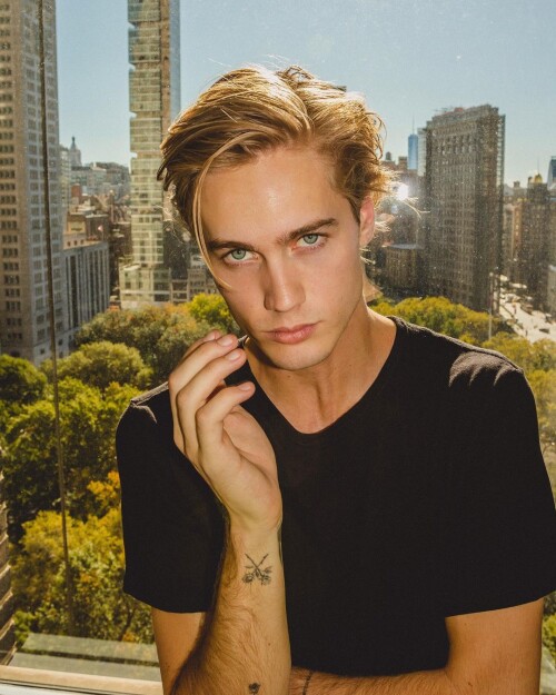 neels 75305432 756483628097828 3860825484816869986 n