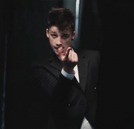 JwJUwm.gif