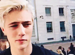 Jx3qE0.gif