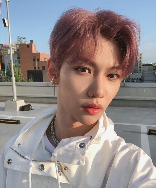 leeee felix 182055525 1235254206905089 5366475290921233277 n