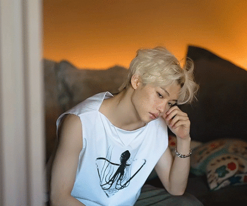 JyB7hF.gif