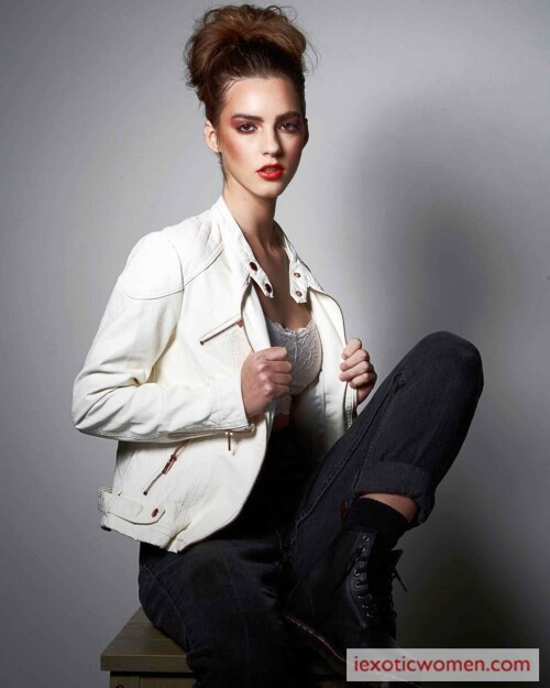 Emily Feld 166