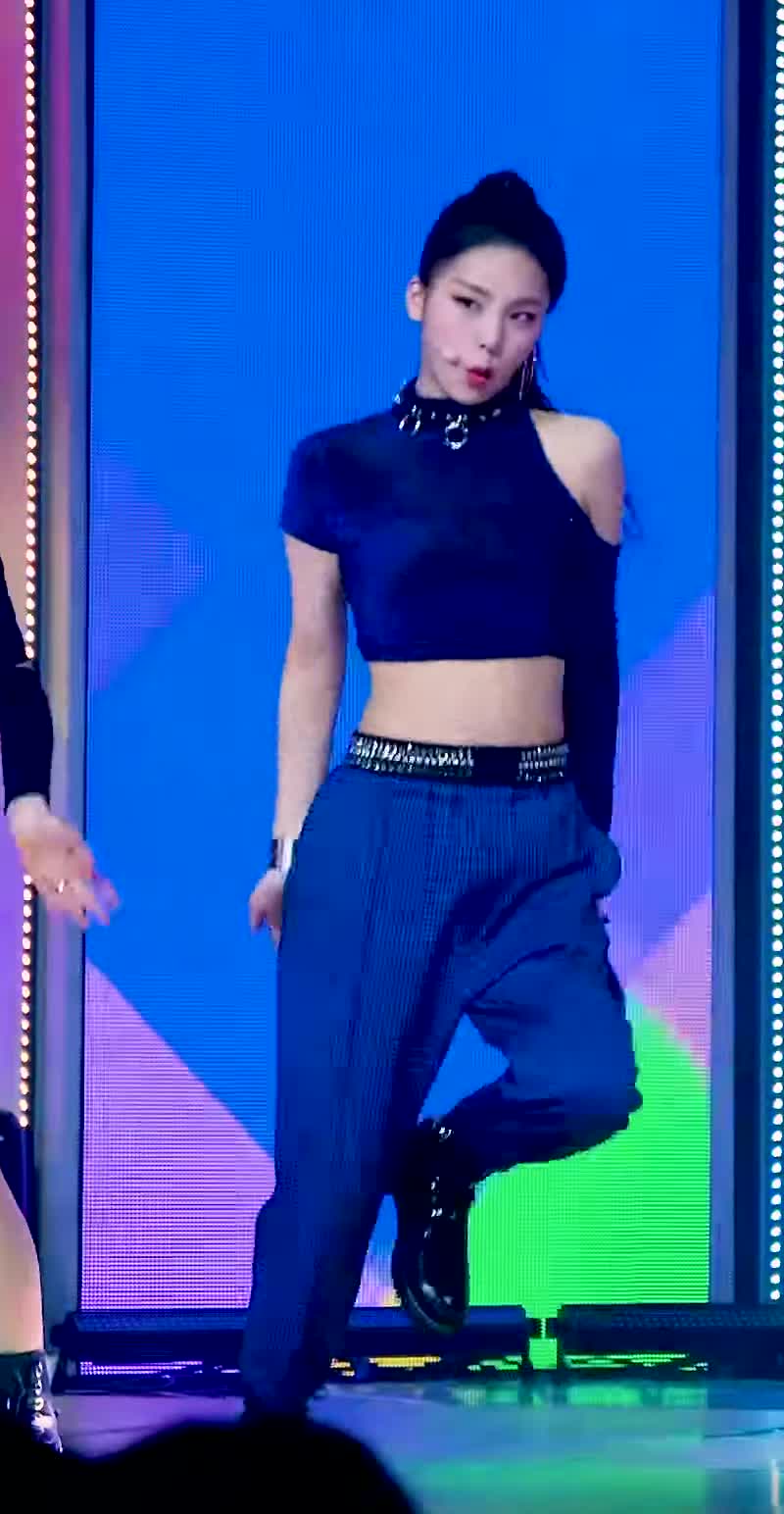 NFr7hm.webm