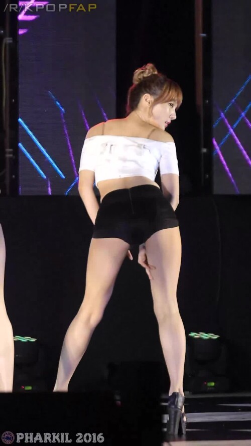 NfxTQZ.webm