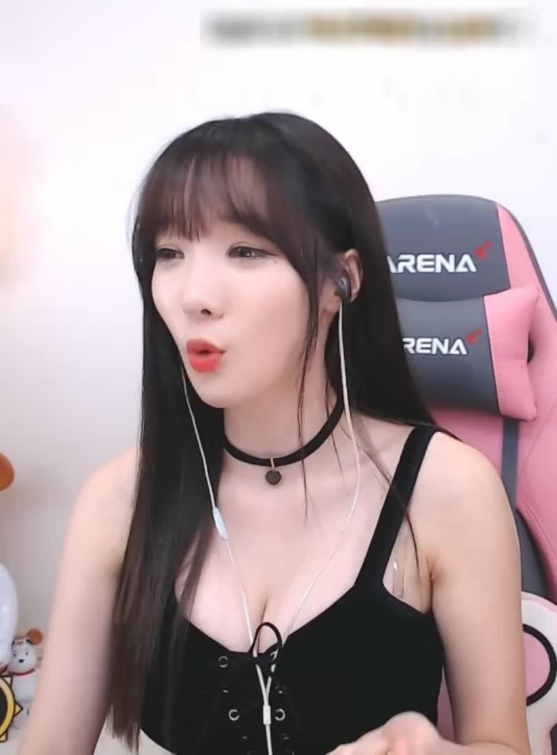 Nfy0GT.webm