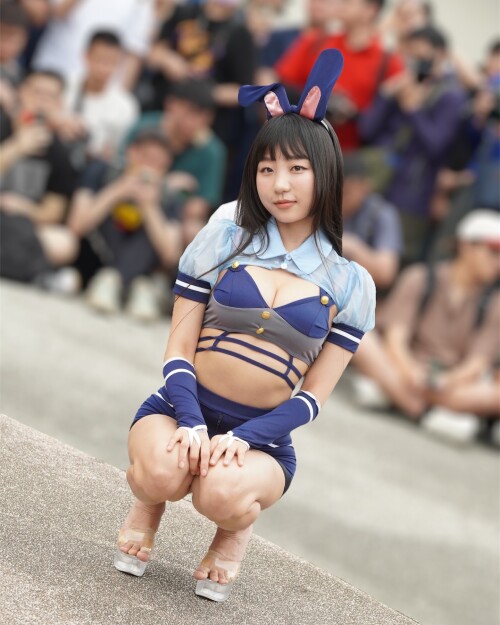 NhN4v3.jpg
