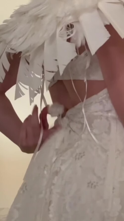 PUyUWA.webm