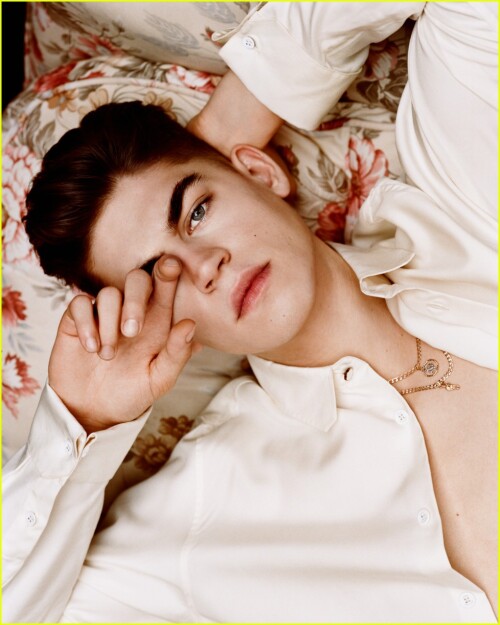 hero fiennes tiffin is dreamy in floral prints for new cover shoot 03