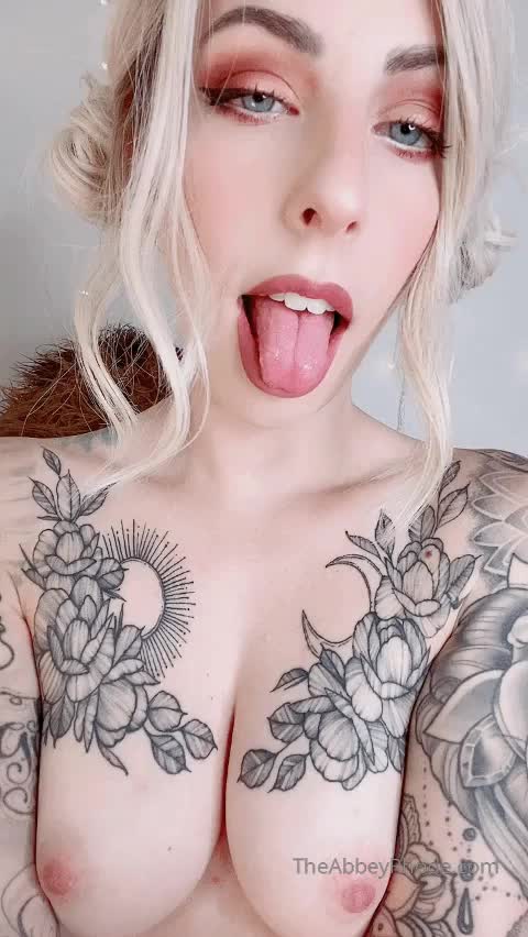 UQqJEr.webm