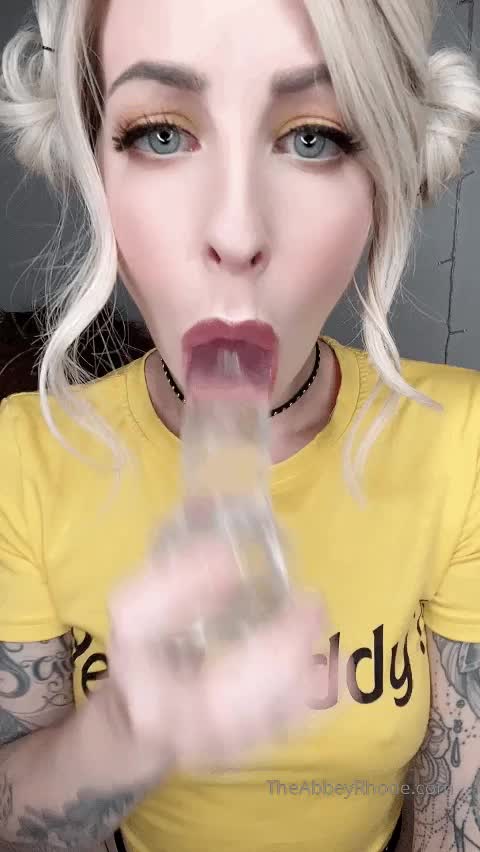 UQqTAz.webm