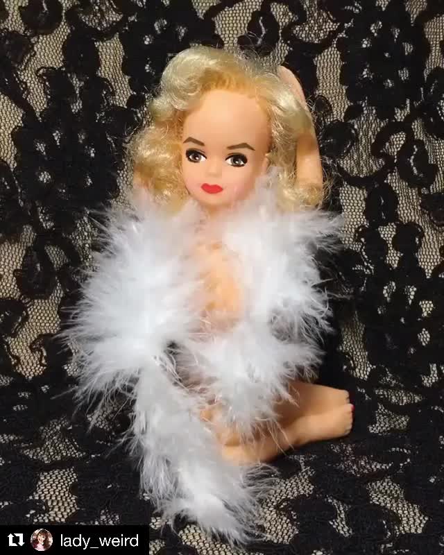 UaRkrQ.webm