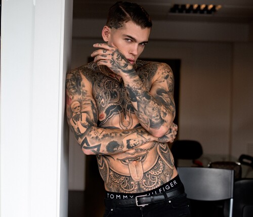 holding stephen james (1)