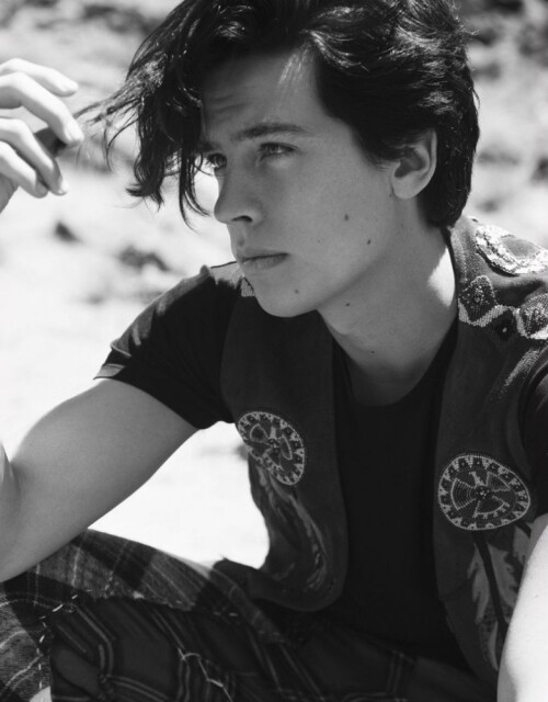 cole sprouse flaunt photo shoot 0039769099476011e862cc8c08a97d60d38 thumb