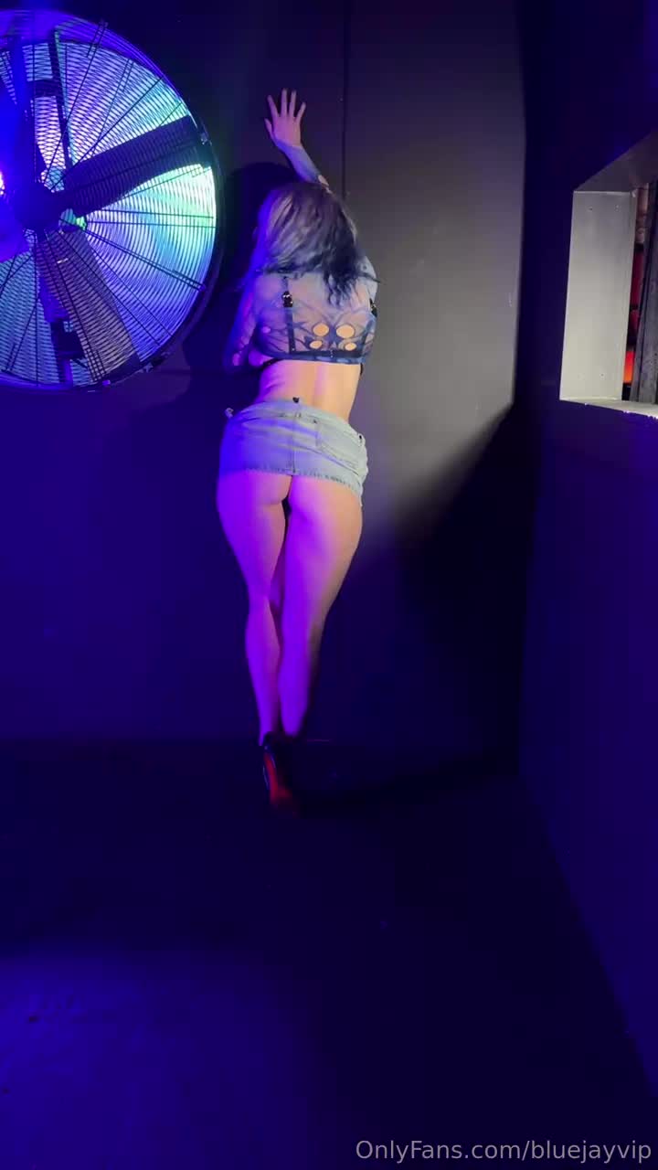 XL9NQi.webm