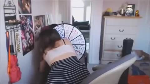 YYXTgC.webm