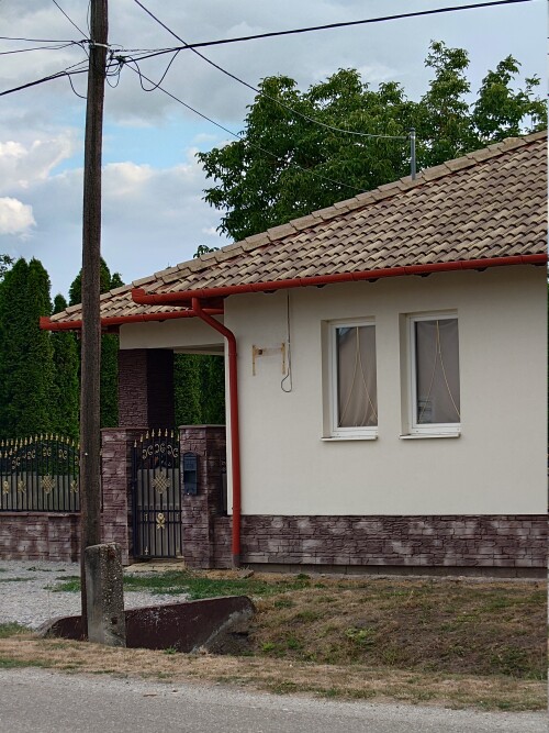 b8un60.jpg
