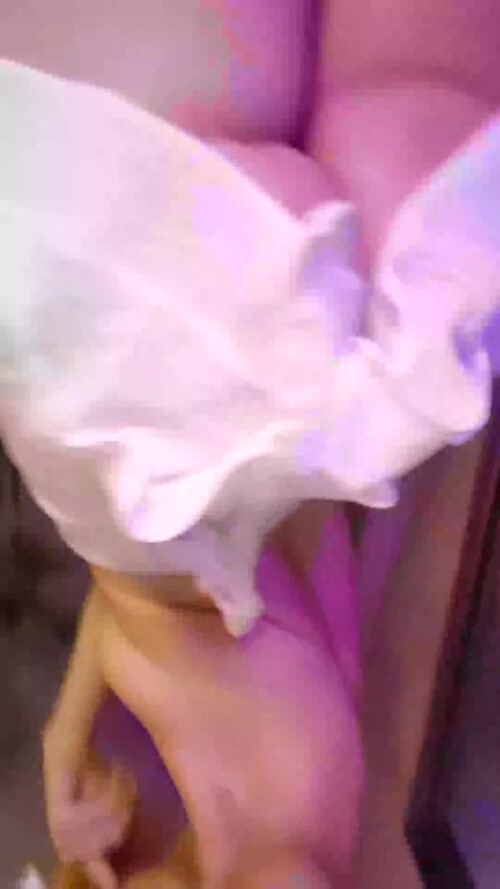 bD2KiP.webm