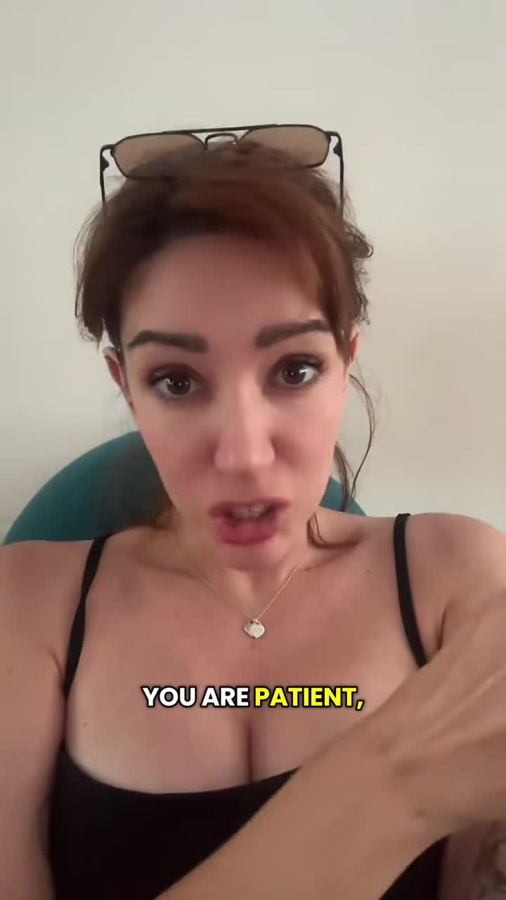 bzxYS9.webm
