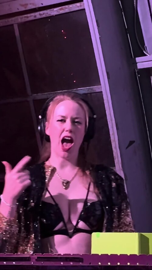 fBxM2k.mp4