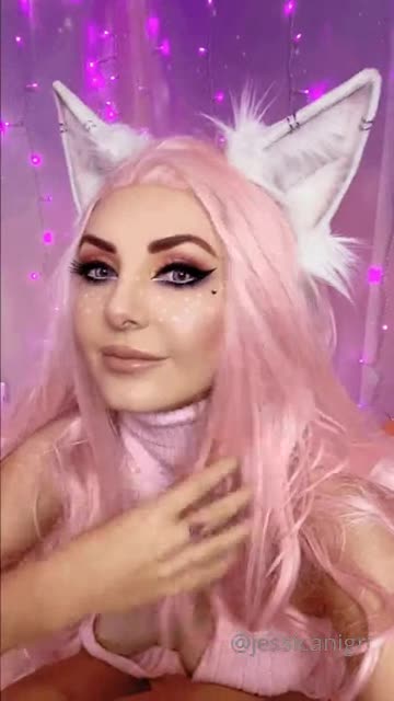 fXzbfA.webm