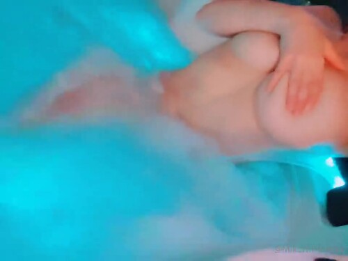 fYps4K.webm