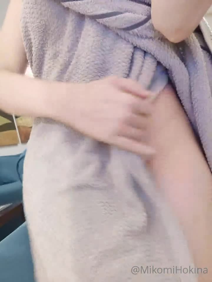 fYqT8H.webm