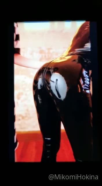 fYzS31.webm