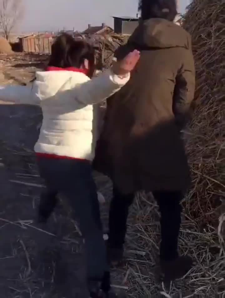 feJnS9.mp4