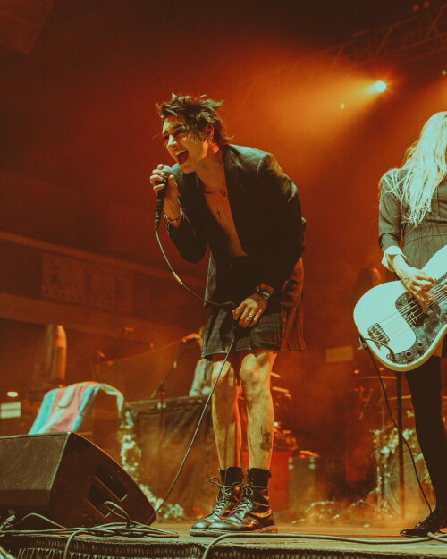 qFz5nb.jpeg