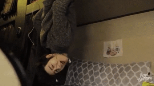 qUjUJH.gif